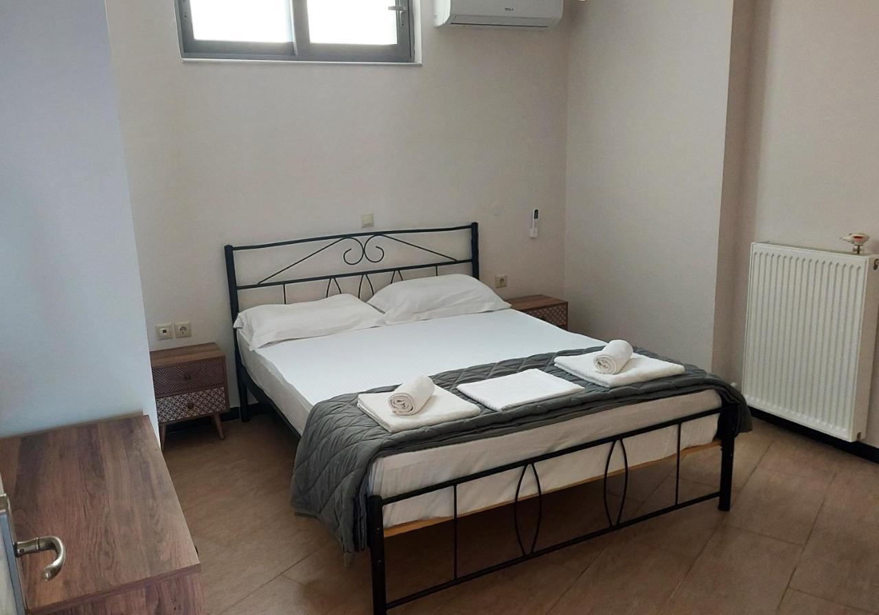 Golden Sunrise Apartment Gythio Bagian luar foto