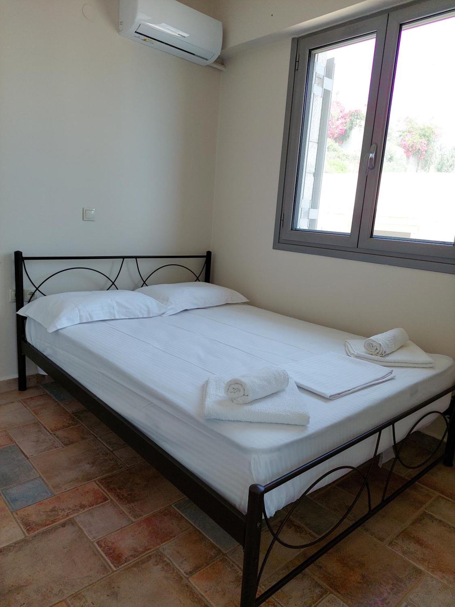 Golden Sunrise Apartment Gythio Bagian luar foto