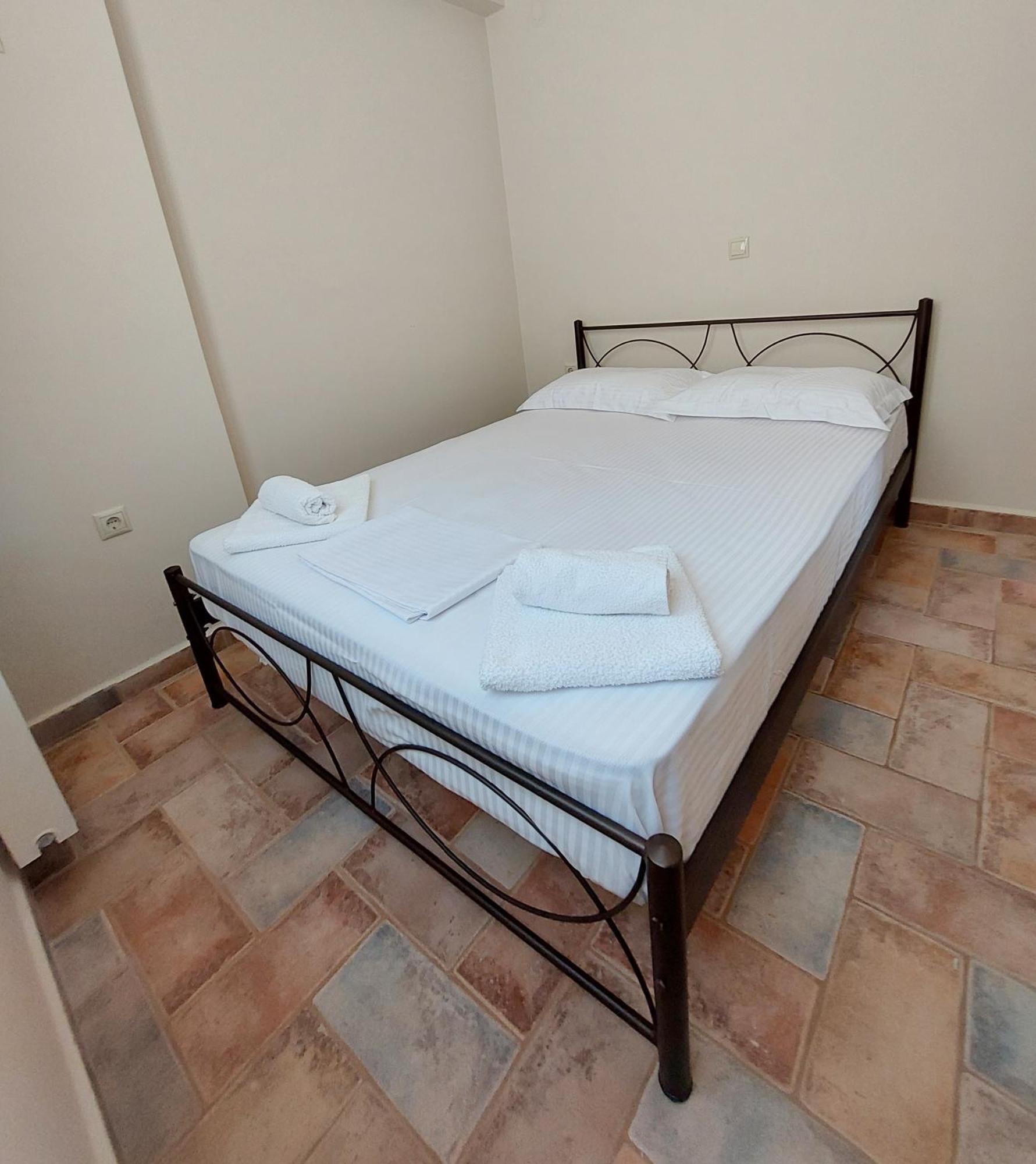 Golden Sunrise Apartment Gythio Ruang foto
